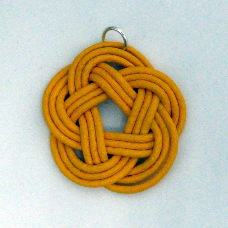 CU.CO.01. Colgante cuero.