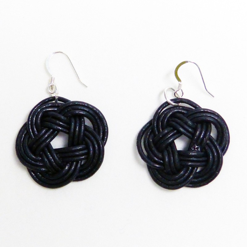 CU.PE.01. Pendientes cuero.