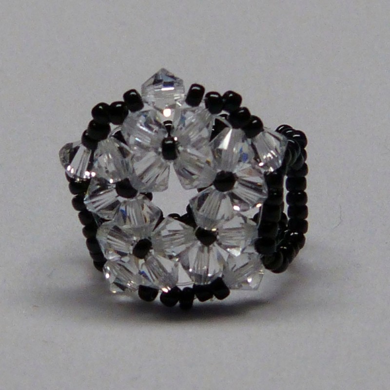 SW.AN.04. Anillo swarovski.