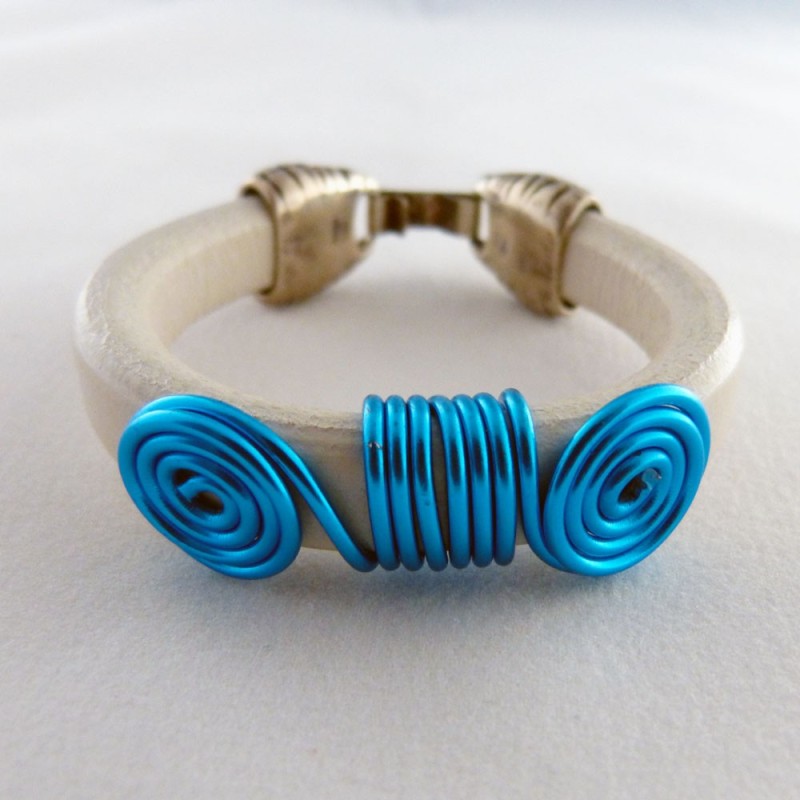 RG.PU.08. Pulsera regaliz.