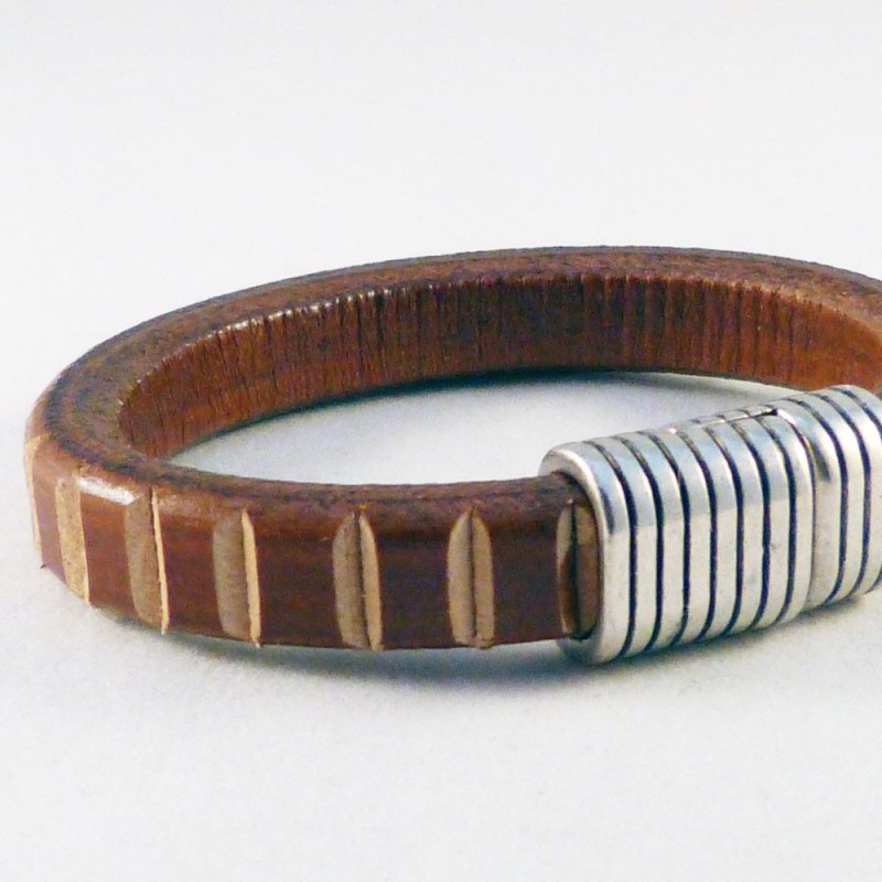 RG.PU.15. Pulsera regaliz.