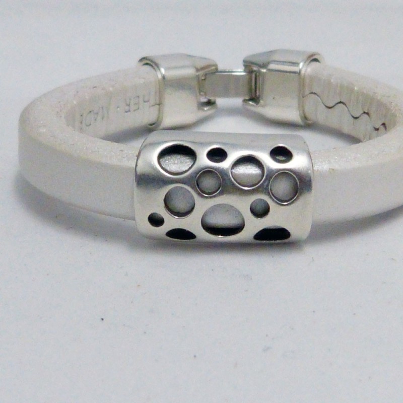 RG.PU.17. Pulsera regaliz.