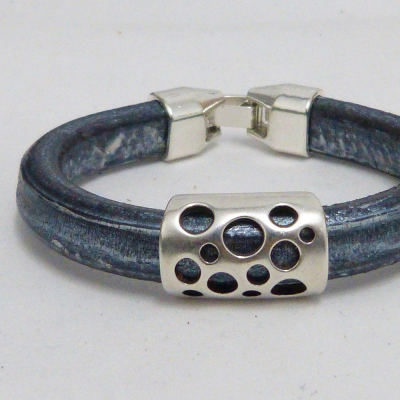 RG.PU.17. Pulsera regaliz.