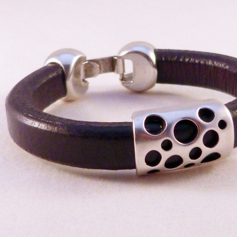 RG.PU.17. Pulsera regaliz.