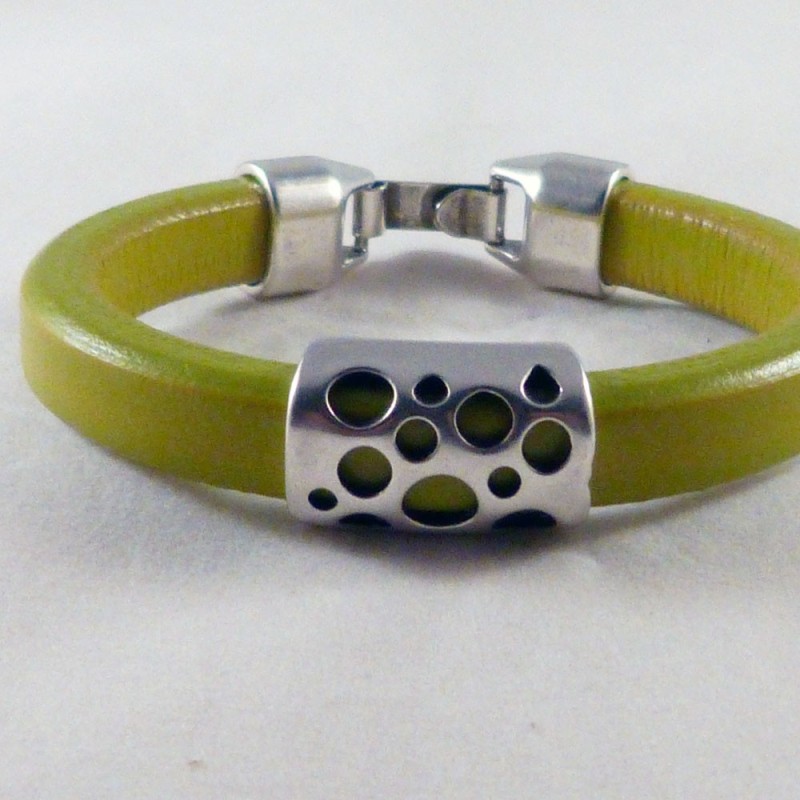 RG.PU.17. Pulsera regaliz.