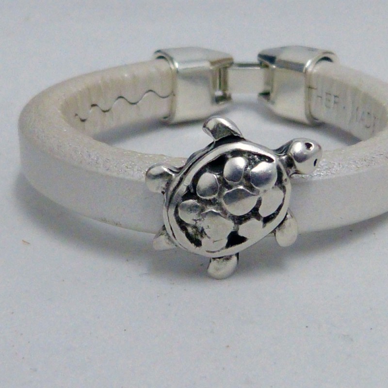 RG.PU.18. Pulsera regaliz.