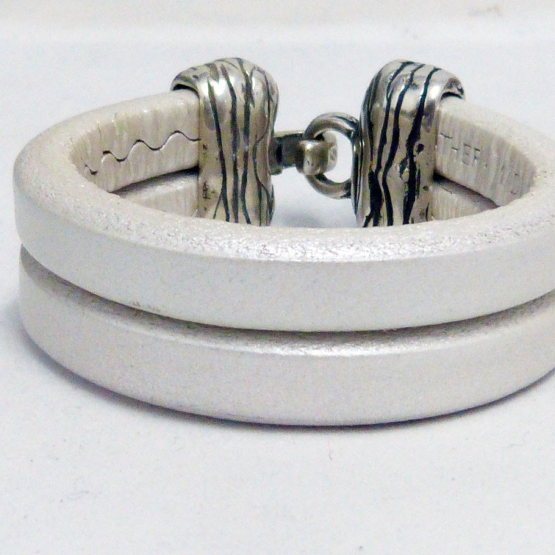 RG.PU.22. Pulsera regaliz.