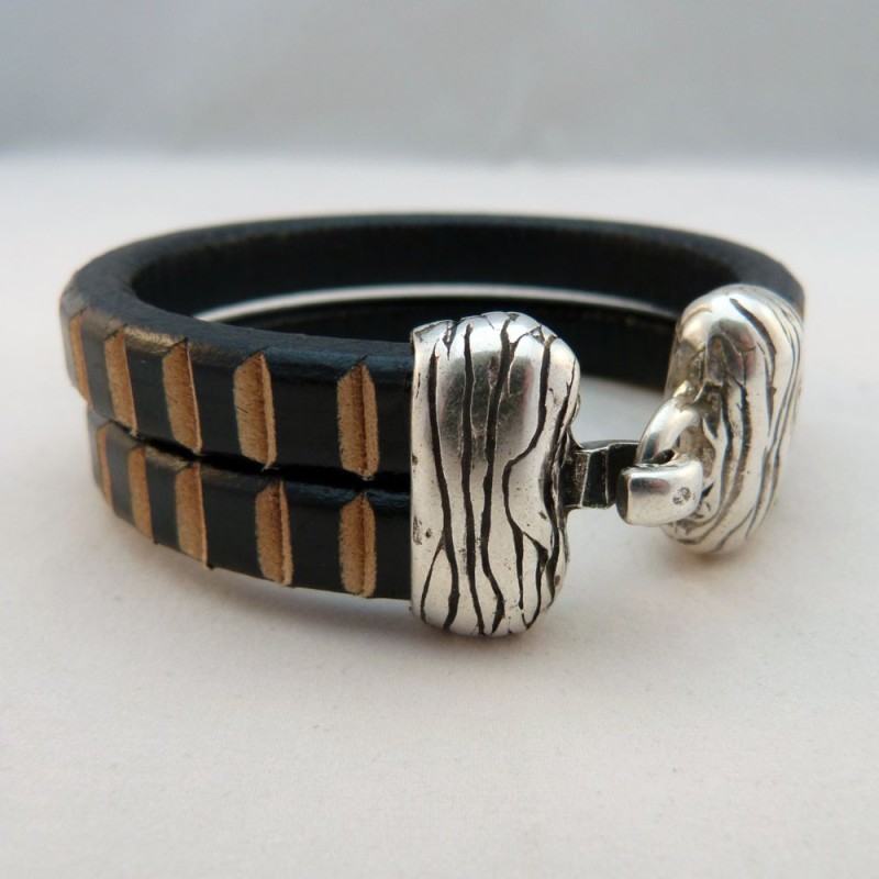 RG.PU.23. Pulsera regaliz.