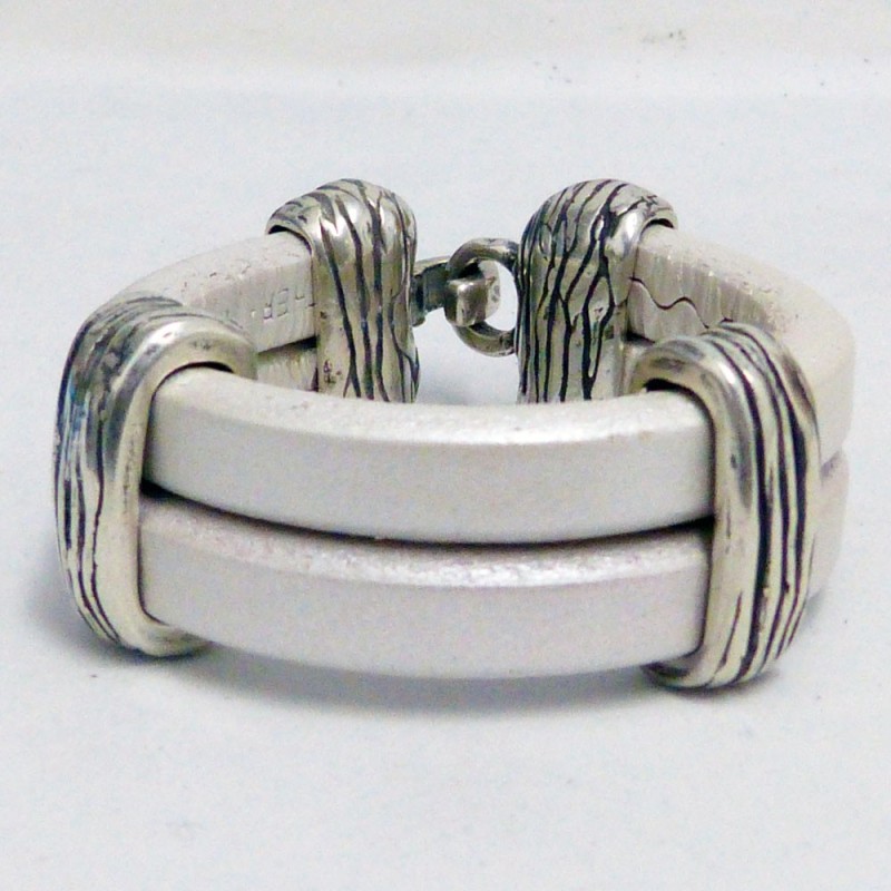 RG.PU.25. Pulsera regaliz.
