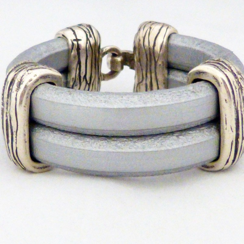 RG.PU.25. Pulsera regaliz.